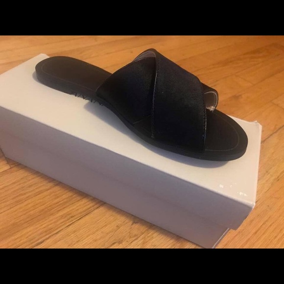 Banana Republic CELINA Slides - Picture 2 of 2
